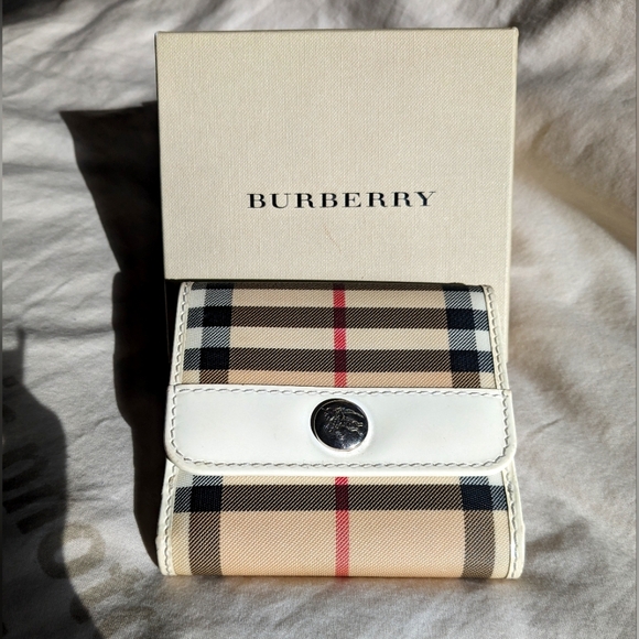 Burberry Handbags - Burberry wallet with coin compartment